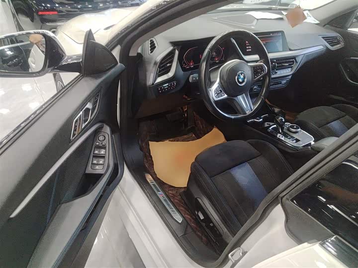 Фото 16 - BMW 2 Series