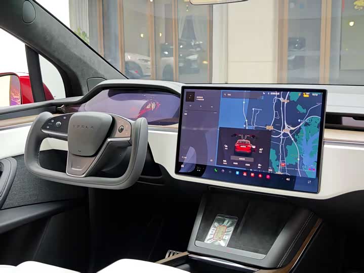 Фото 8 - Tesla Model X