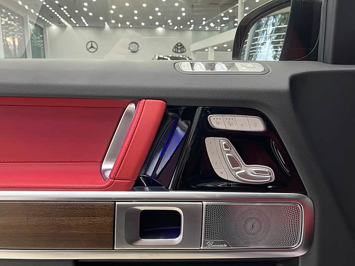 Фото 13 - Mercedes-Benz G-Class