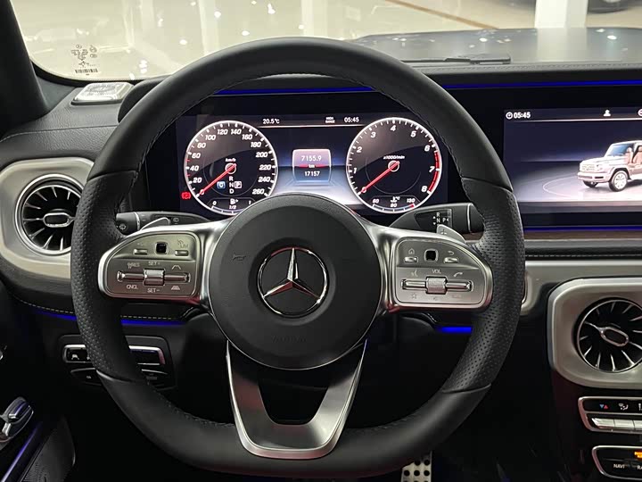 Фото 17 - Mercedes-Benz G-Class