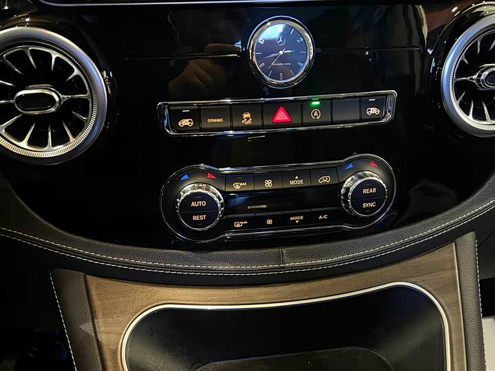 Фото 12 - Mercedes-Benz Vito