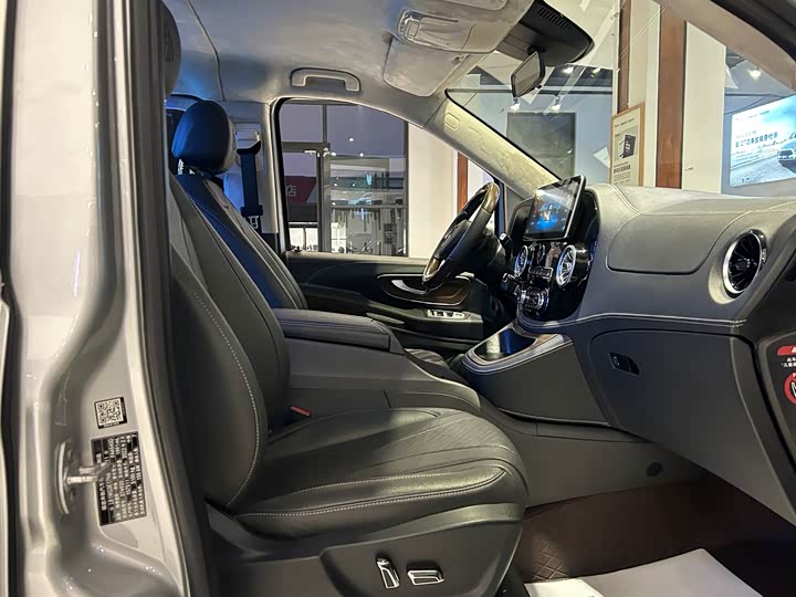 Фото 24 - Mercedes-Benz Vito