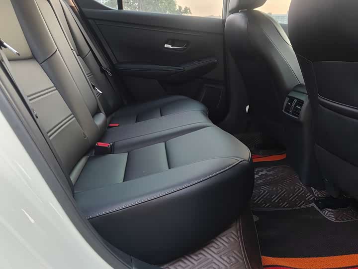 Фото 10 - Nissan Sylphy