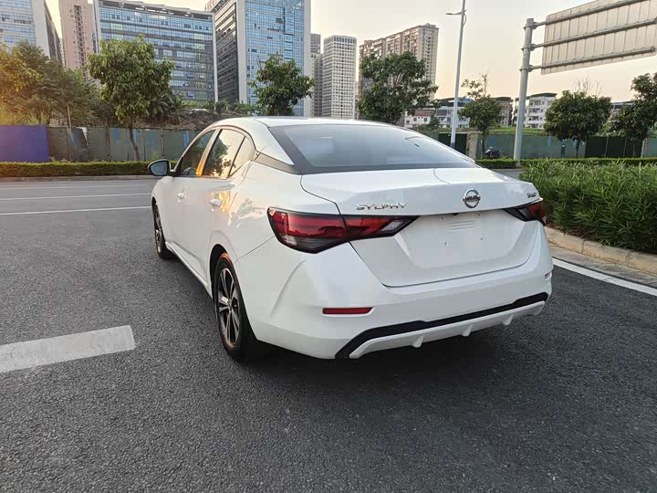 Фото 6 - Nissan Sylphy