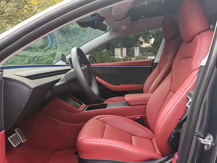 Фото 6 - Tesla Model 3