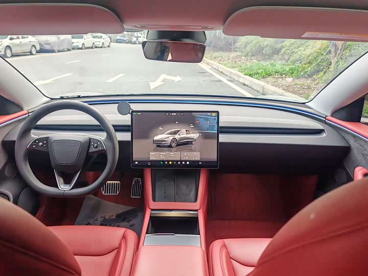 Фото 8 - Tesla Model 3