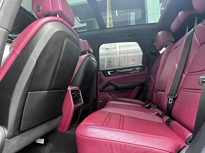 Фото 12 - Porsche Cayenne