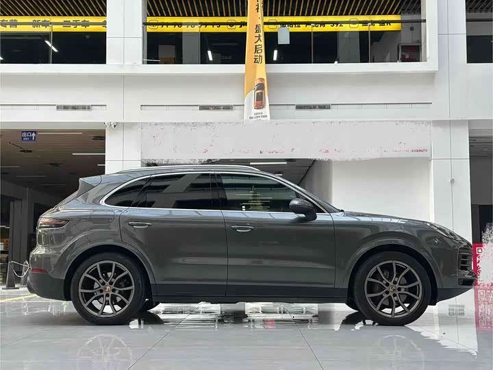 Фото 4 - Porsche Cayenne