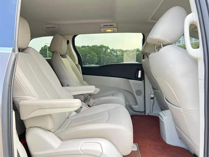 Фото 5 - Buick GL8 ES