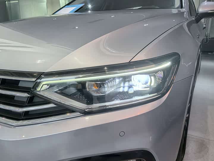 Фото 13 - Volkswagen Magotan