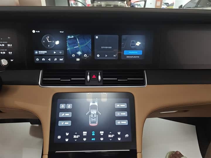 Фото 13 - LiXiang One