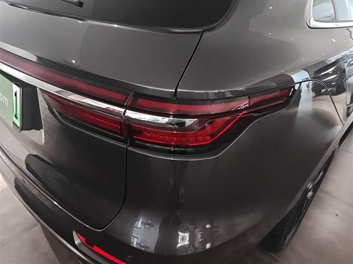 Фото 8 - LiXiang One