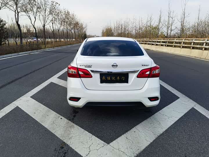 Фото 5 - Nissan Sylphy
