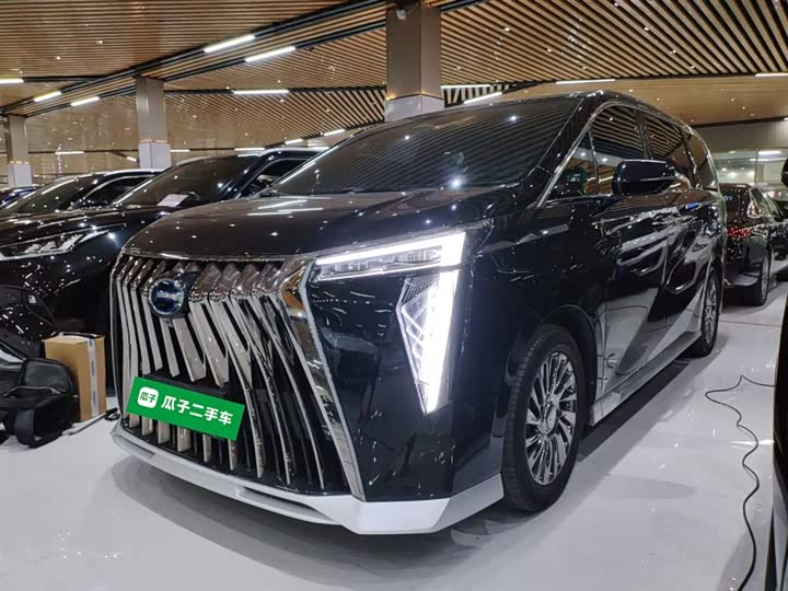 Фото 2 - GAC Trumpchi M8