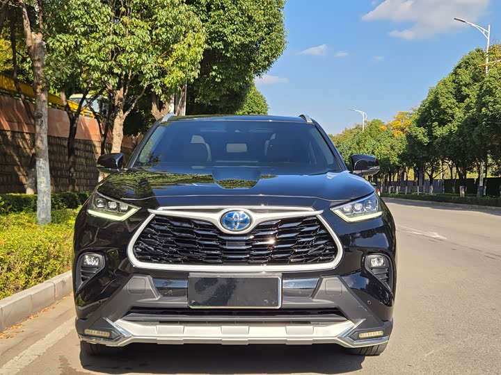 Фото 2 - Toyota Highlander