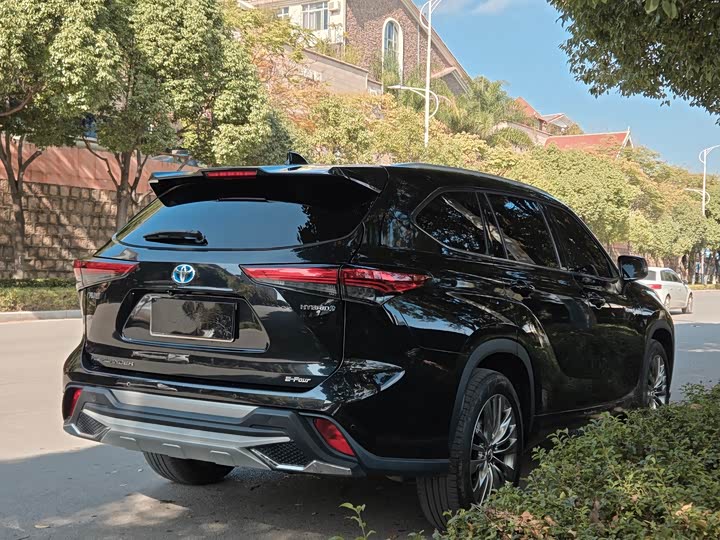 Фото 6 - Toyota Highlander