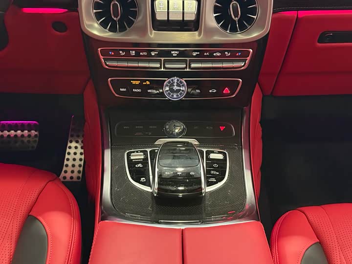 Фото 20 - Mercedes-Benz G-Class