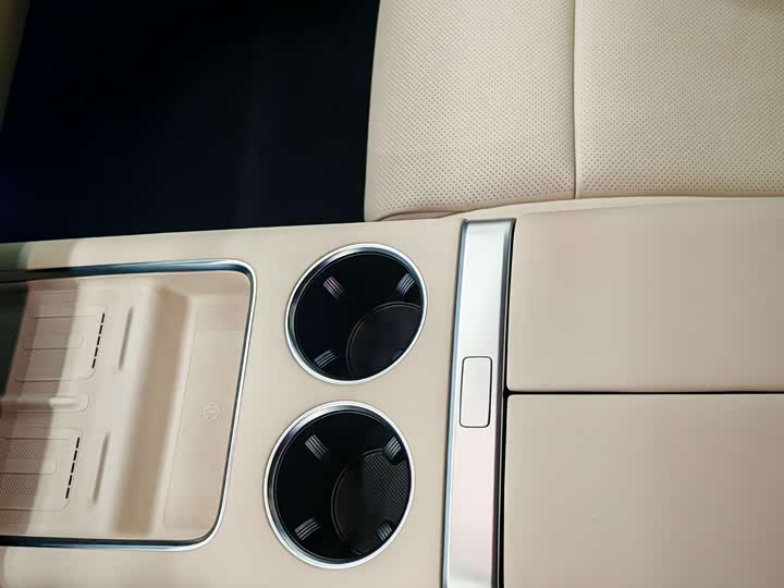 Фото 12 - LiXiang L9