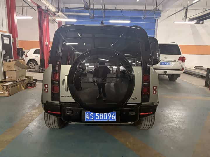 Фото 4 - Land Rover Defender