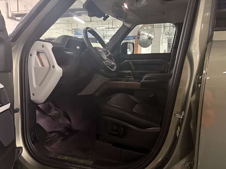 Фото 6 - Land Rover Defender