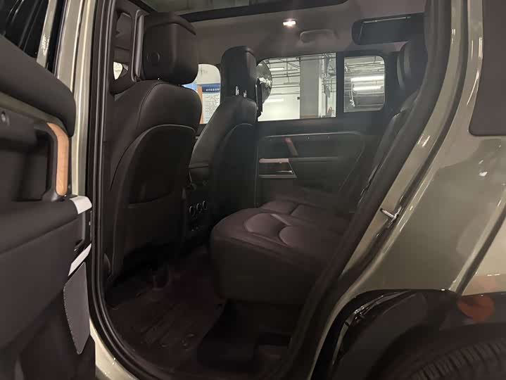 Фото 7 - Land Rover Defender