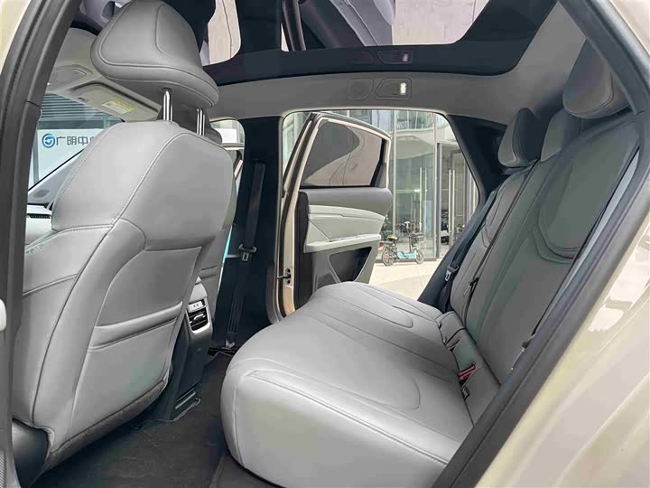 Фото 10 - XPeng Mona M03