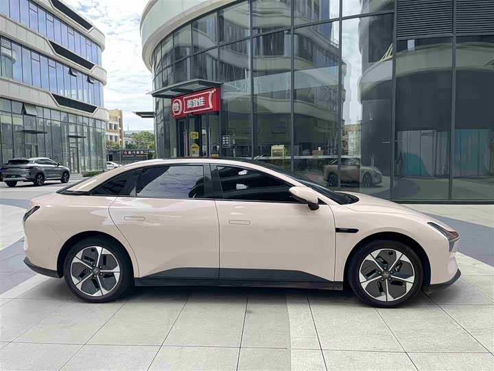 Фото 8 - XPeng Mona M03