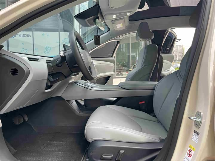 Фото 9 - XPeng Mona M03