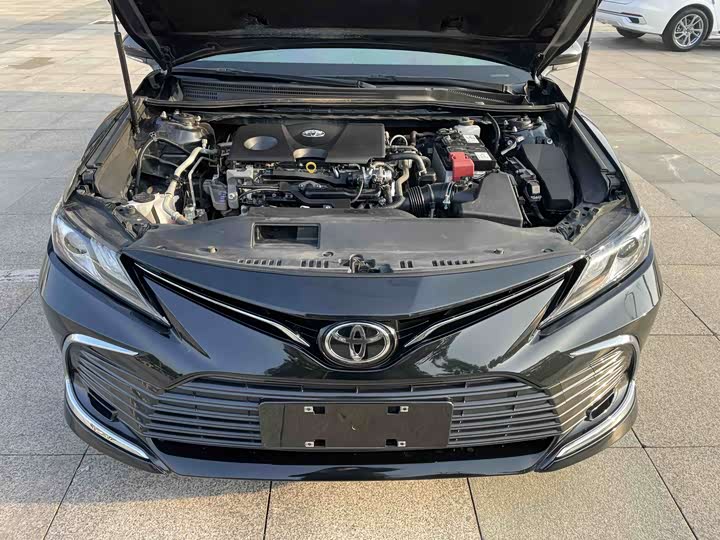 Фото 17 - Toyota Camry