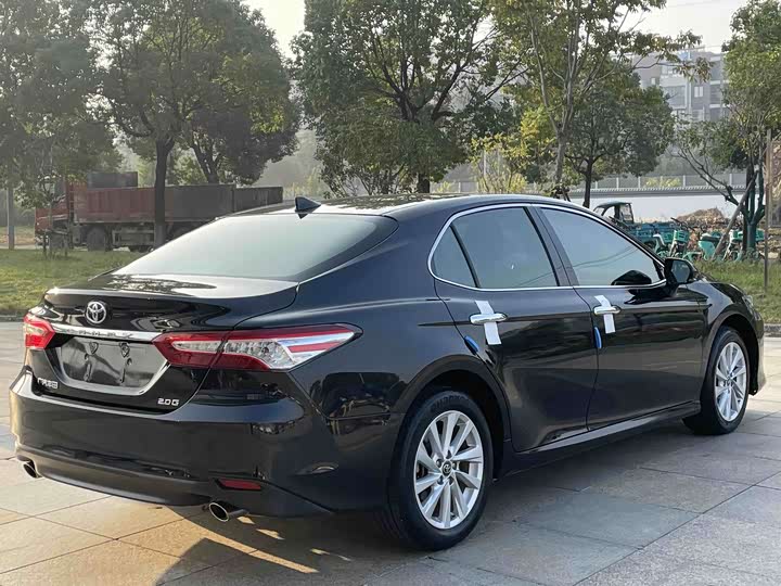 Фото 27 - Toyota Camry