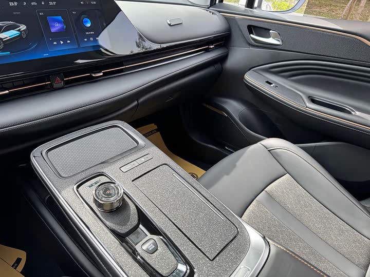 Фото 16 - GAC Aion S