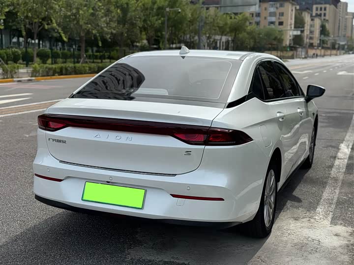 Фото 27 - GAC Aion S