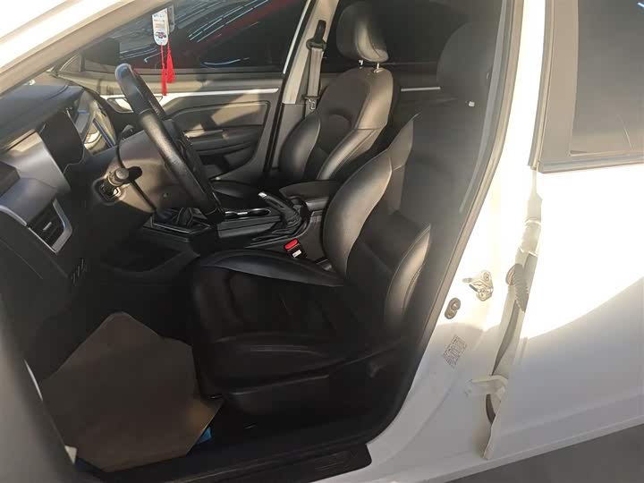 Фото 15 - Geely Vision