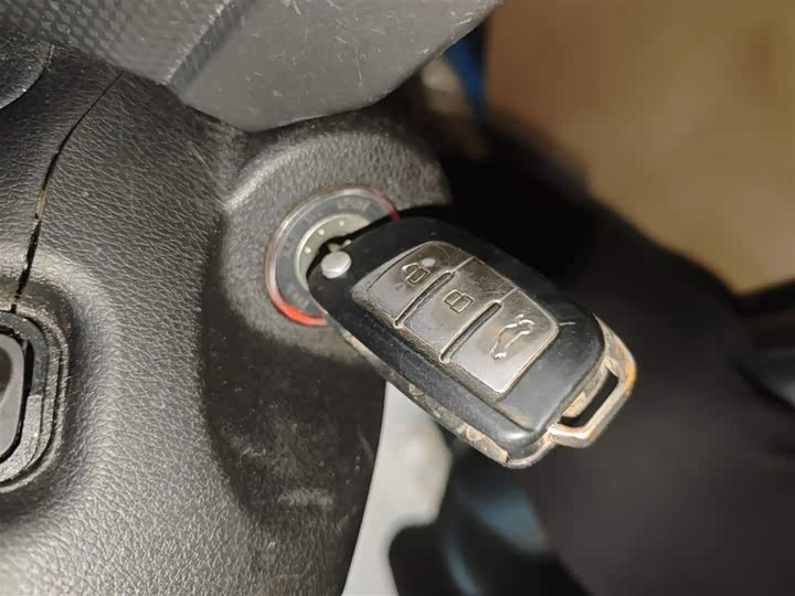 Фото 9 - Geely Vision