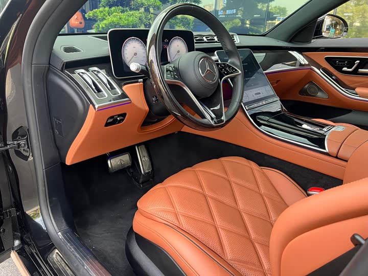 Фото 2 - Mercedes-Benz Maybach S-Class