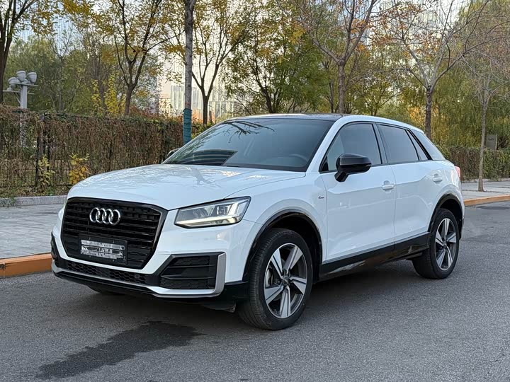 Фото 1 - Audi Q2L