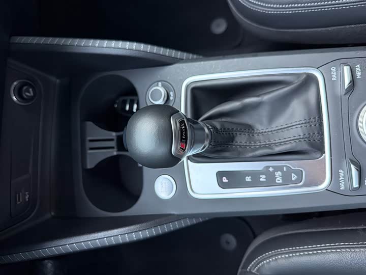 Фото 14 - Audi Q2L