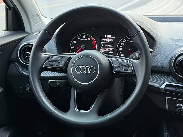 Фото 17 - Audi Q2L