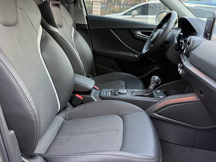 Фото 19 - Audi Q2L