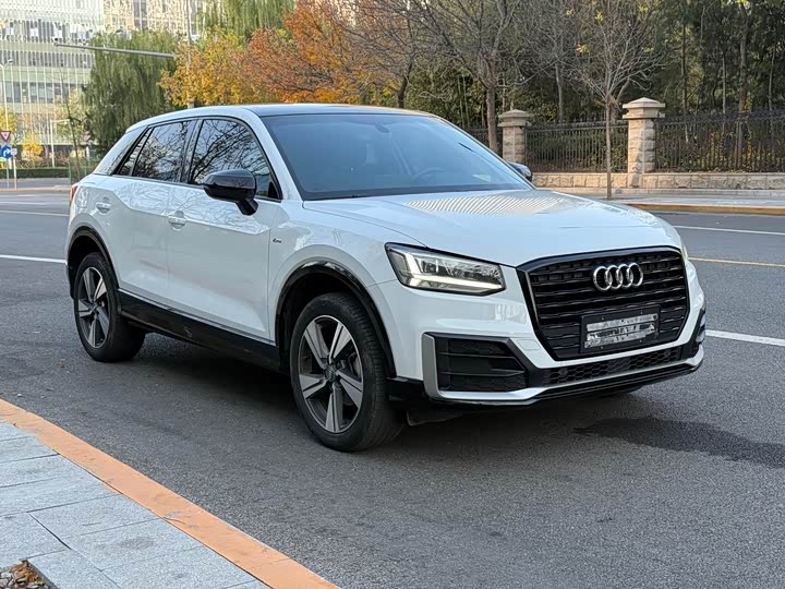 Фото 2 - Audi Q2L