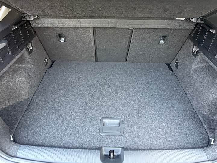 Фото 23 - Audi Q2L