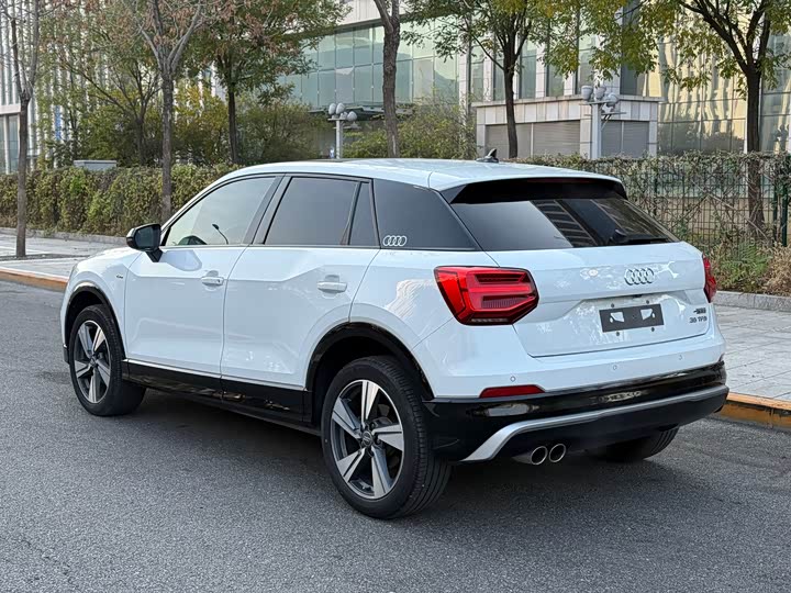 Фото 26 - Audi Q2L