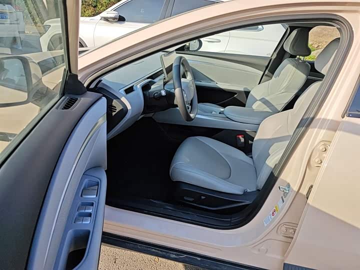 Фото 16 - XPeng Mona M03