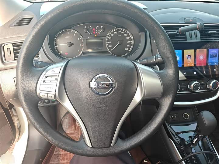 Фото 11 - Nissan Tiida