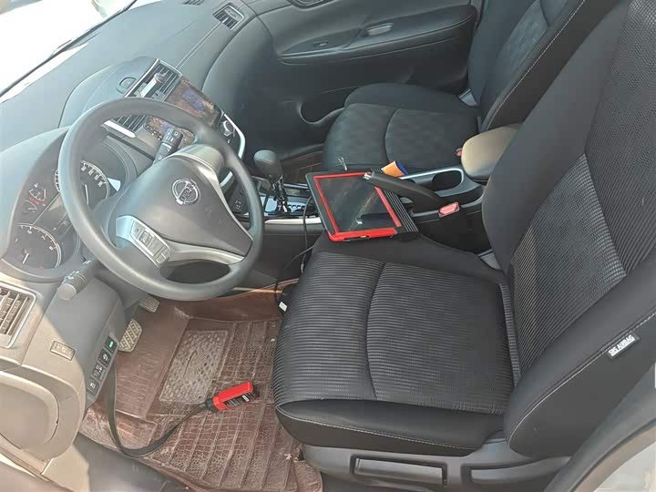 Фото 15 - Nissan Tiida