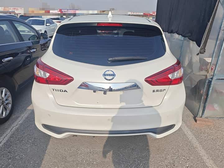 Фото 6 - Nissan Tiida