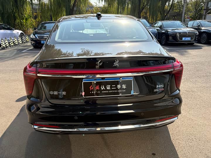 Фото 4 - Hongqi H5