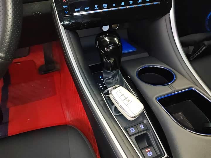 Фото 14 - Toyota Avalon