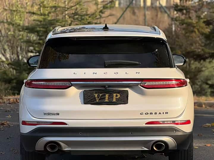 Фото 3 - Lincoln Corsair