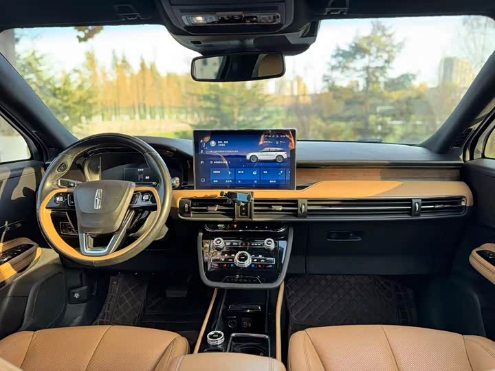 Фото 9 - Lincoln Corsair